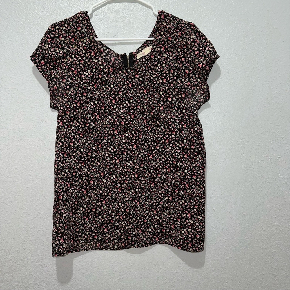 Women's Shrinking Violet Top XL Black Floral pocket front petal sleeve polyester